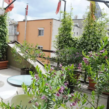 Serenity מלון טיראנה